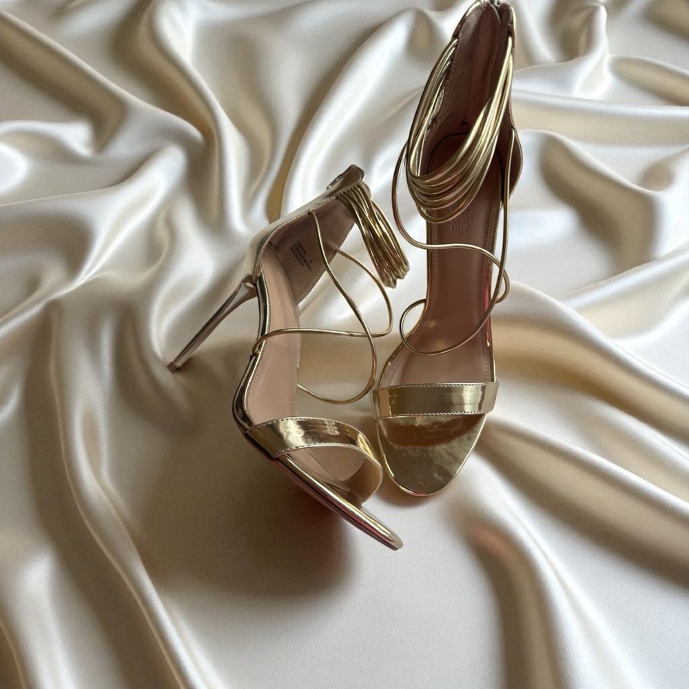 Gold Strappy SandalsNWOT